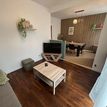 Апартаменты Grand Et Chaleureux Proche Kinepolis