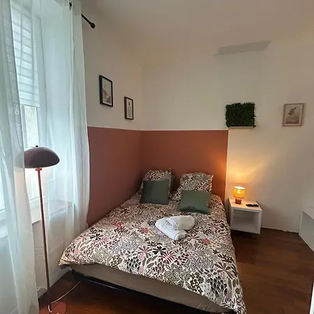 Апартаменты Grand Et Chaleureux Proche Kinepolis *