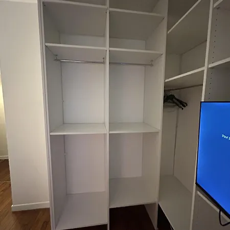 Grand Et Chaleureux Proche Kinepolis *