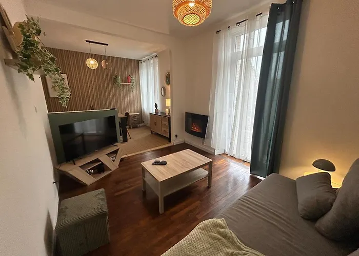 Grand Et Chaleureux Proche Kinepolis *