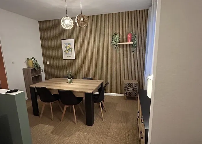 Grand Et Chaleureux Proche Kinepolis *